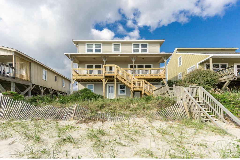 Yorkshire by Oak Island Oak Island (updated prices 2024)