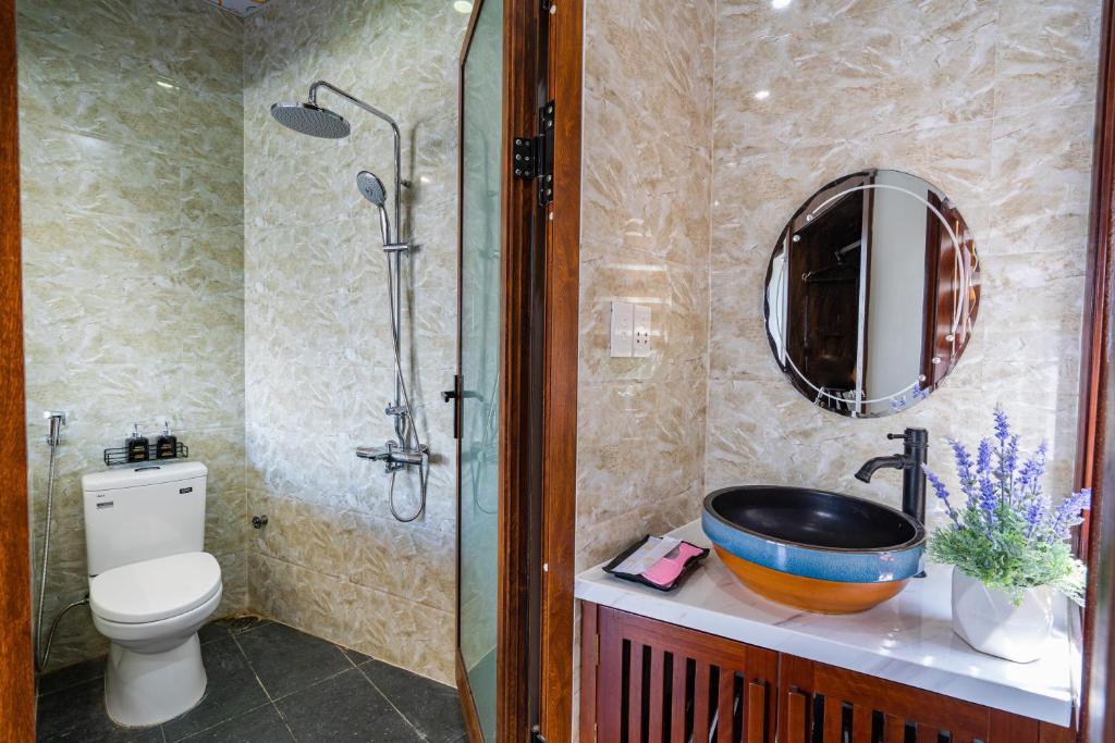 Phòng tắm tại NaFaLa Homestay
