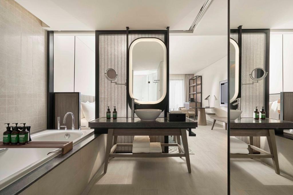 Crowne Plaza Phu Quoc Starbay by IHG - 11