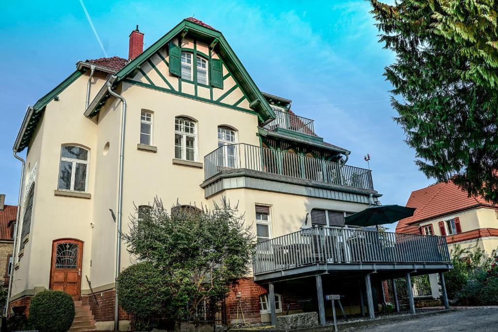 Traumhaft wohnen in Jugendstilvilla - Villa De Lujo