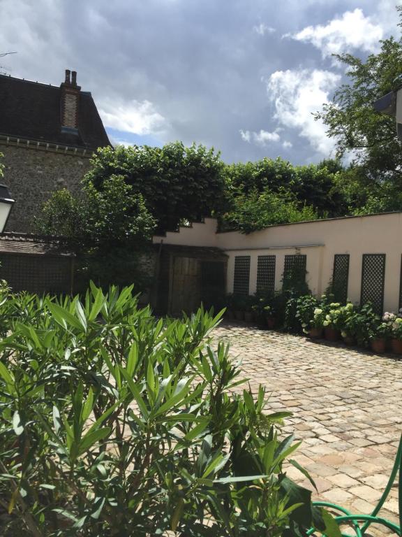 Gallery image of Le Jardin Cathedrale in Chartres