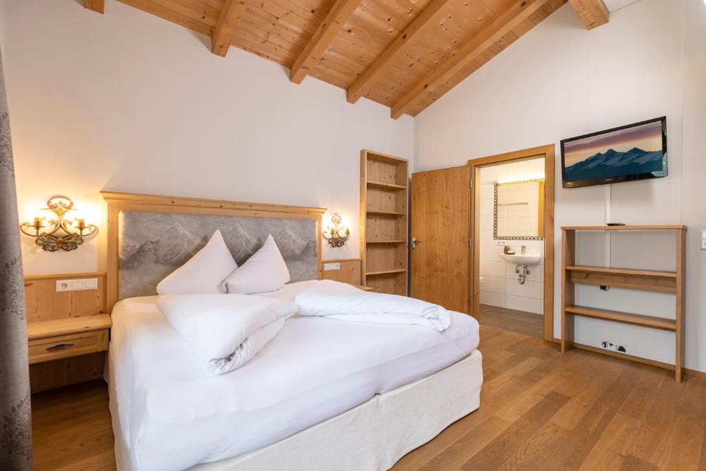Postel nebo postele na pokoji v ubytování Landhaus Dorfbäck