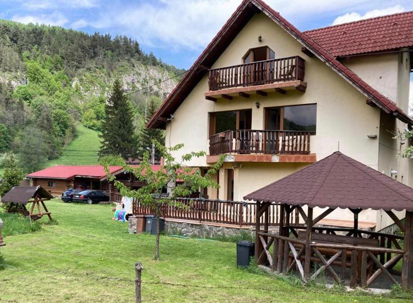 Příroda nedaleko penzionu