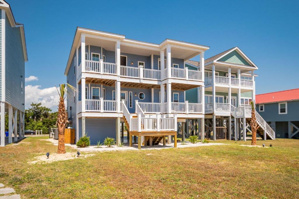 Blue Heron by Oak Island Oak Island (updated prices 2024)