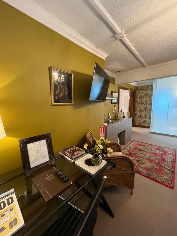 Televisyen dan/atau pusat hiburan di Nice Hotel