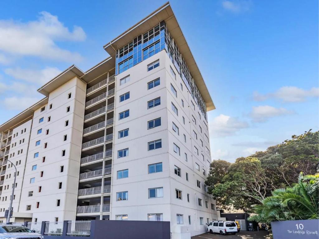 The landing by Spark Arena - Housity