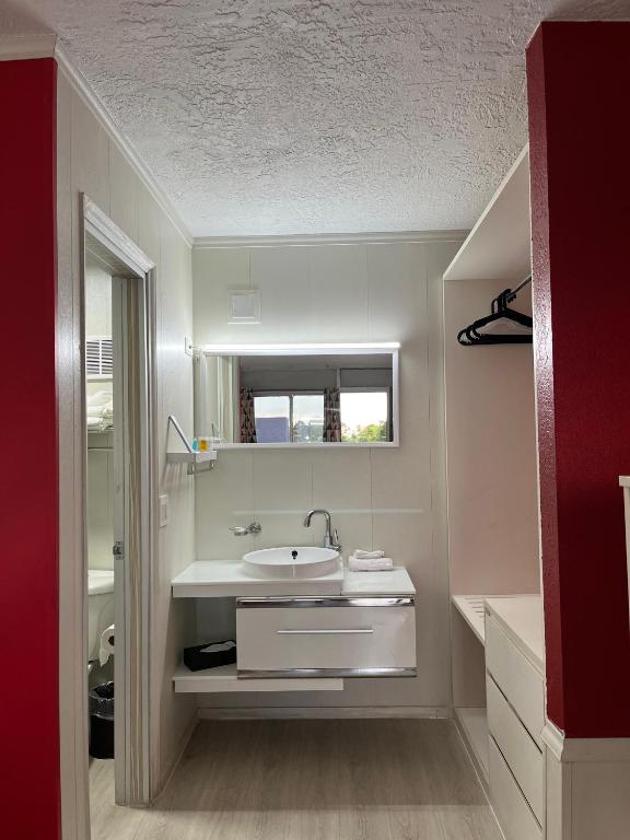Travelodge by Wyndham Orlando at Heart of International Drive - Salle Queen - Non-fumeurs