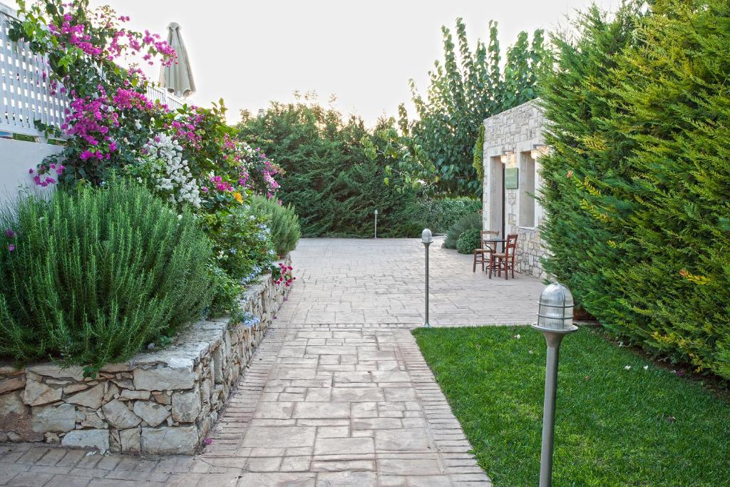 Ogród w obiekcie Salvia Villas