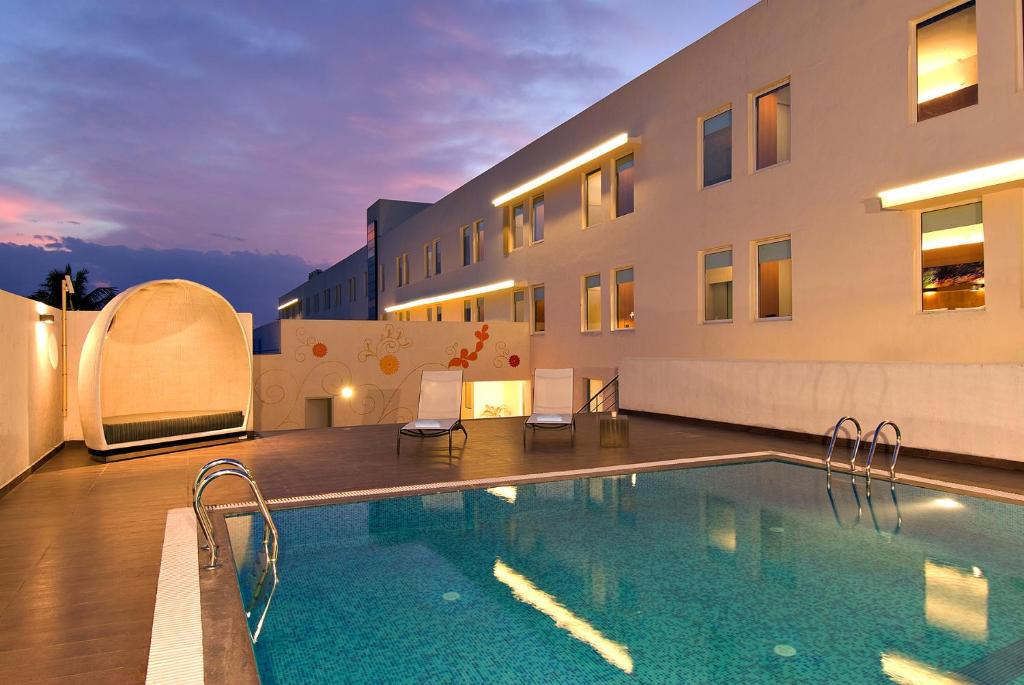 Bazén v ubytování Hotel Halez nebo v jeho okolí
