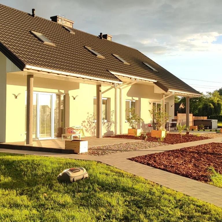 Apartamenty Wilga z całorocznym jacuzzi i letnim basenem - Two-Bedroom Apartment With Terrace