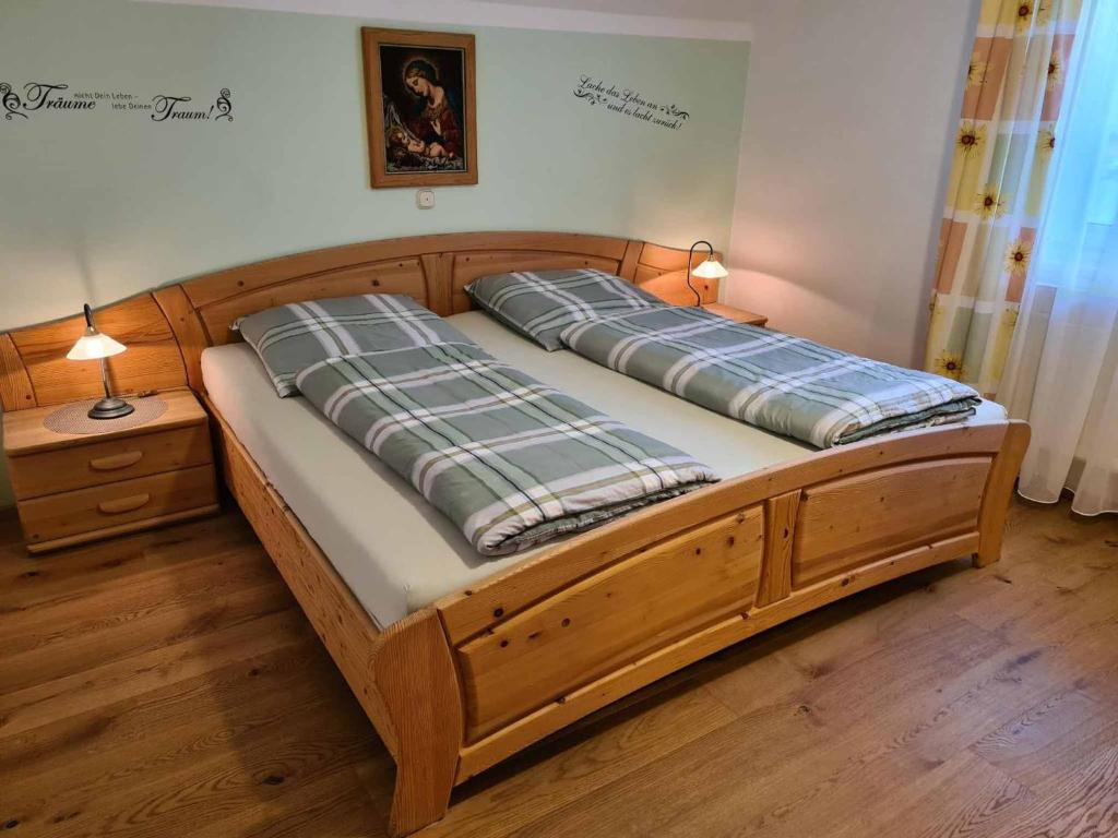 Postel nebo postele na pokoji v ubytování Ferienwohnung Graf Konrad