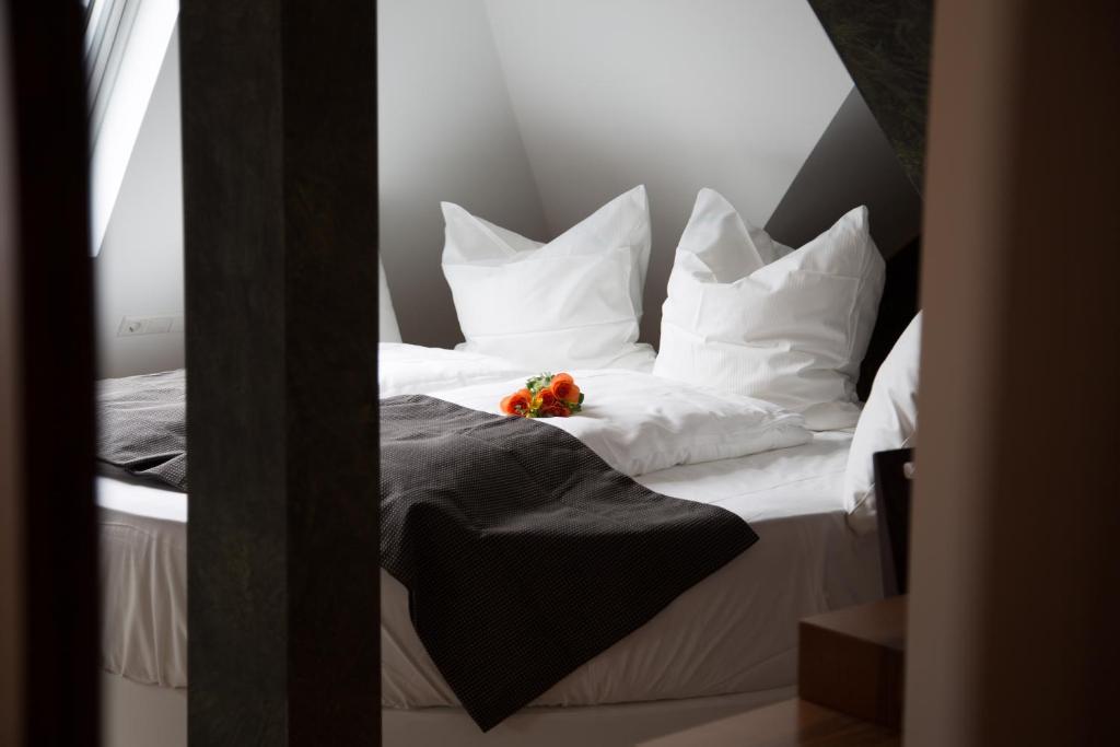 
Deluxe Suite with Spa Bath
