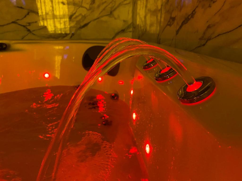 Fotografie z fotogalerie ubytování Jacuzzi Apartament Old town Free parking v destinaci Klaipėda