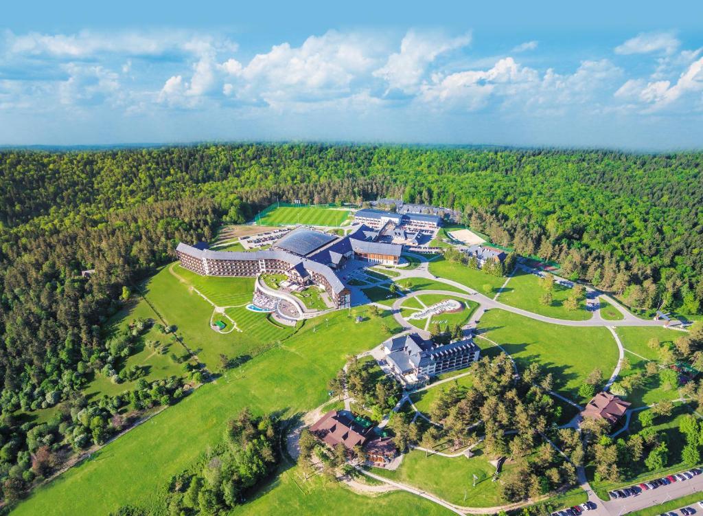 A bird's-eye view of Hotel Arłamów