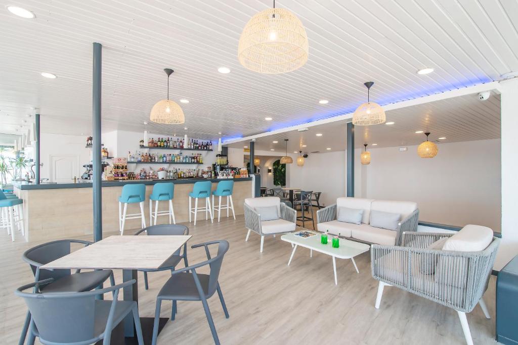 Ресторан / й інші заклади харчування у Hotel Lloret Santa Rosa by Pierre & Vacances