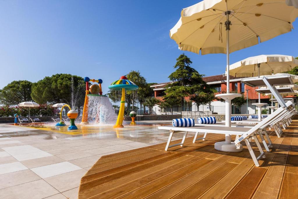 Bazén v ubytování Hotel Vile Park Premium nebo v jeho okolí