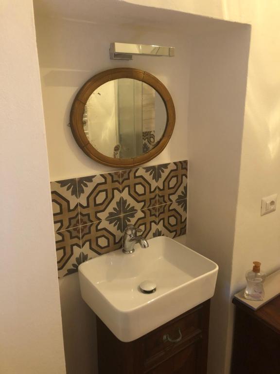 A bathroom at MEA CASA Toscana