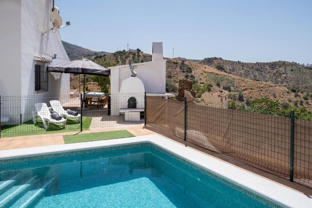 The swimming pool at or close to Casita T