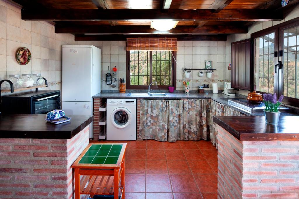 A kitchen or kitchenette at Casita T