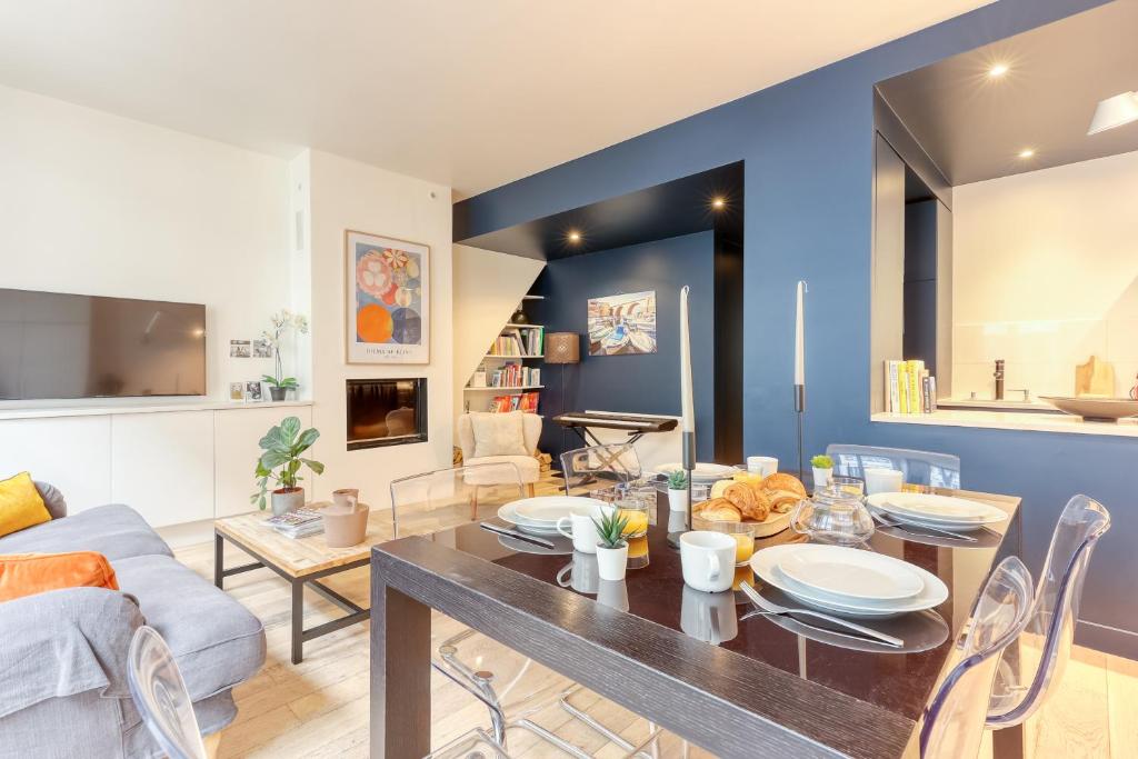 Gorgeous 2 Bdrs Flat in a Prime Location - Opera - Two-Bedroom Apartment