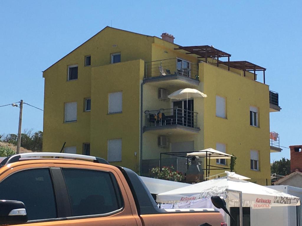 Budova, kde se apartmán nachází