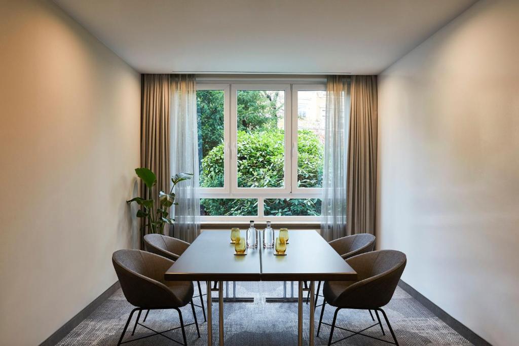 Crowne Plaza Hamburg-City Alster by IHG - Resim 39