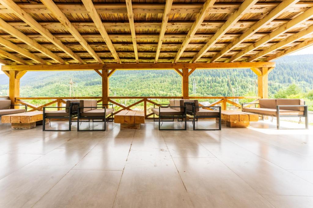 Balkón nebo terasa v ubytování Hotel Latveli Mestia