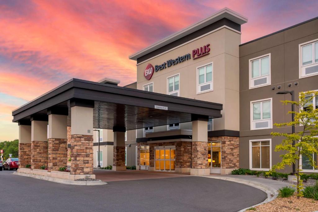 a rendering of the front of a hotel at Best Western Plus Isanti in Isanti