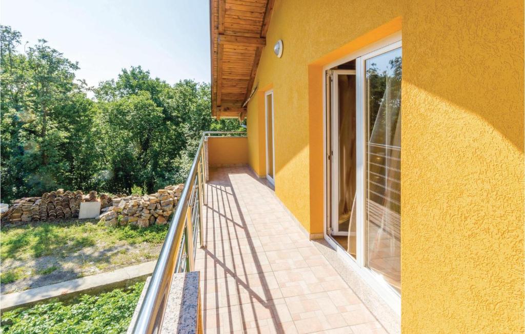 Fotografie z fotogalerie ubytování Cozy Home In Viskovo With Kitchen v destinaci Bezjaki