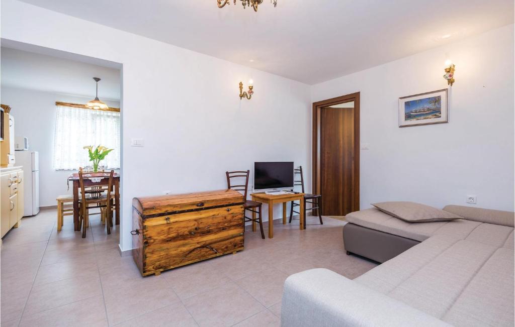 Fotografie z fotogalerie ubytování Cozy Home In Viskovo With Kitchen v destinaci Bezjaki