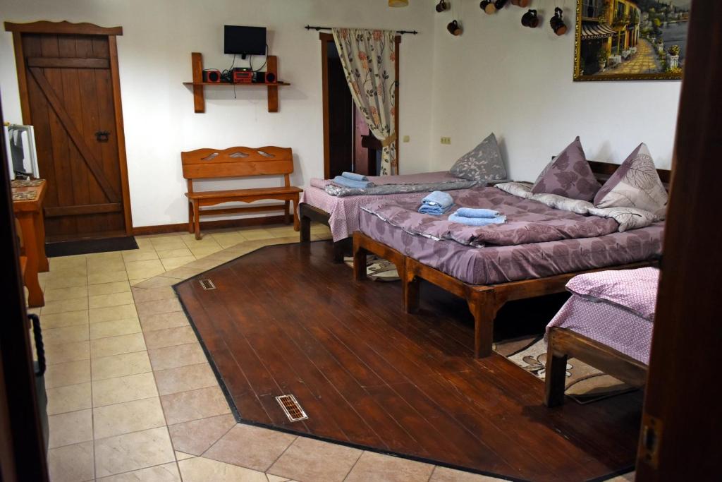 Vesela Sadyba - Habitación Cuádruple Clásica