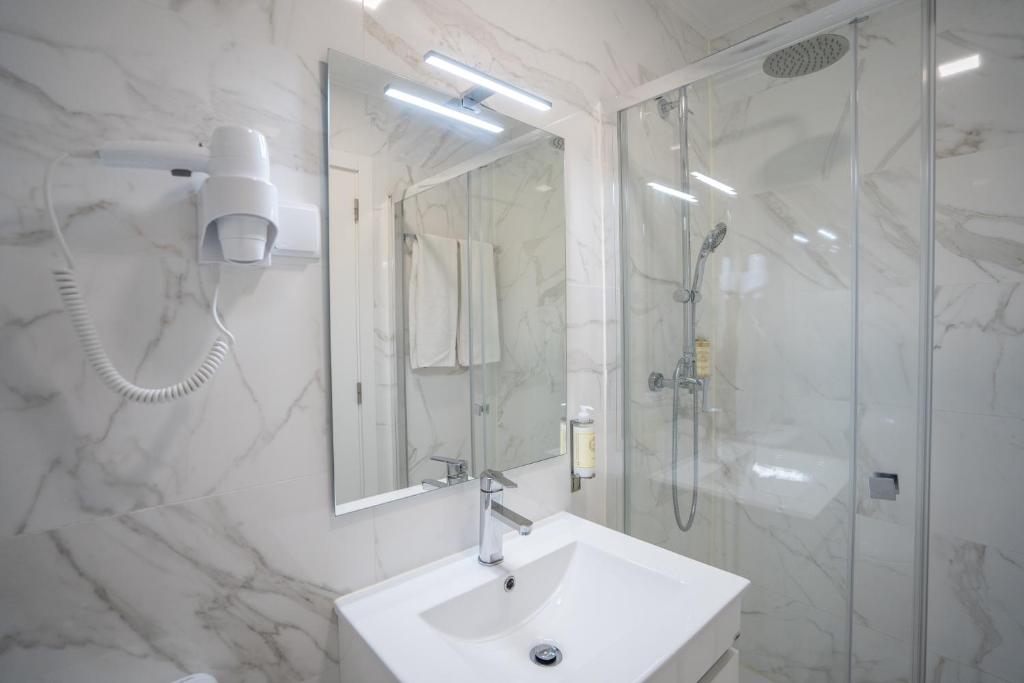 Dinya Lisbon Hotel - Resim 13