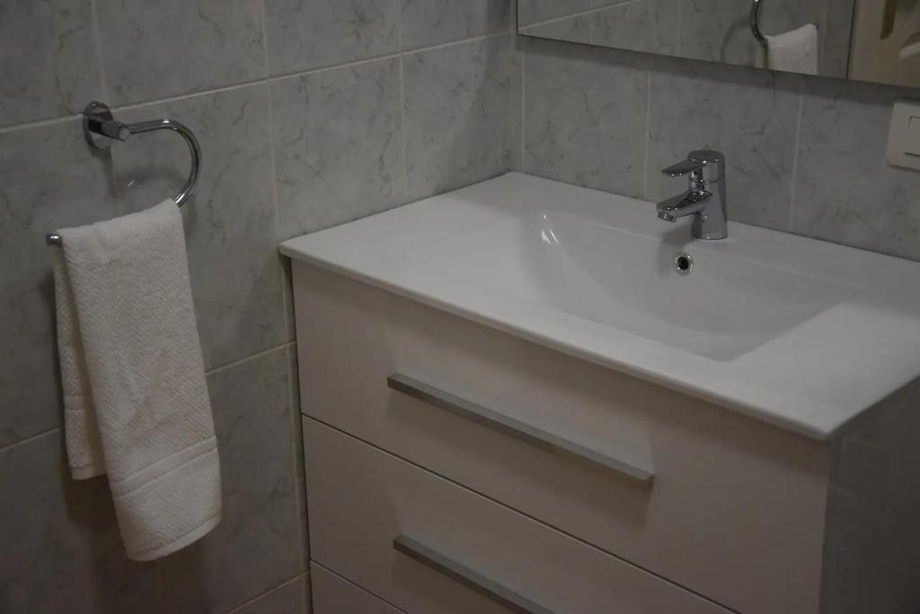 Kúpeľňa v ubytovaní Bonito y tranquilo apartamento en Los Abrigos