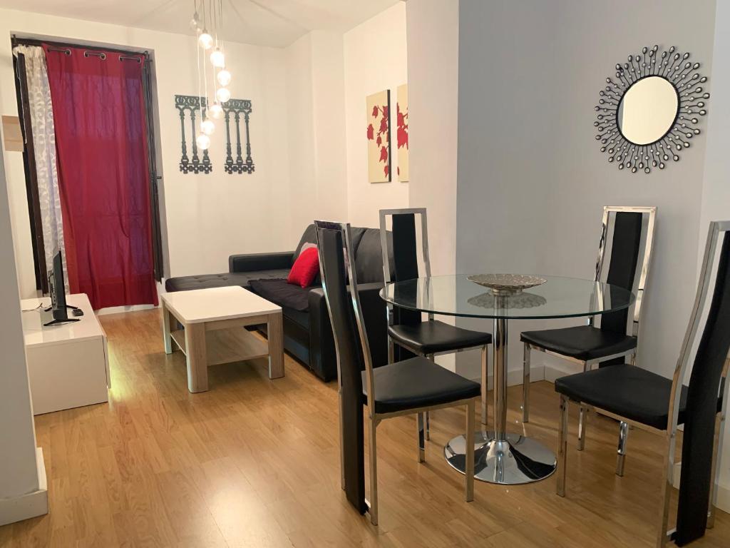 A seating area at BONITO PISO EN PLENO CENTRO CON PaRKING OPCIONAL