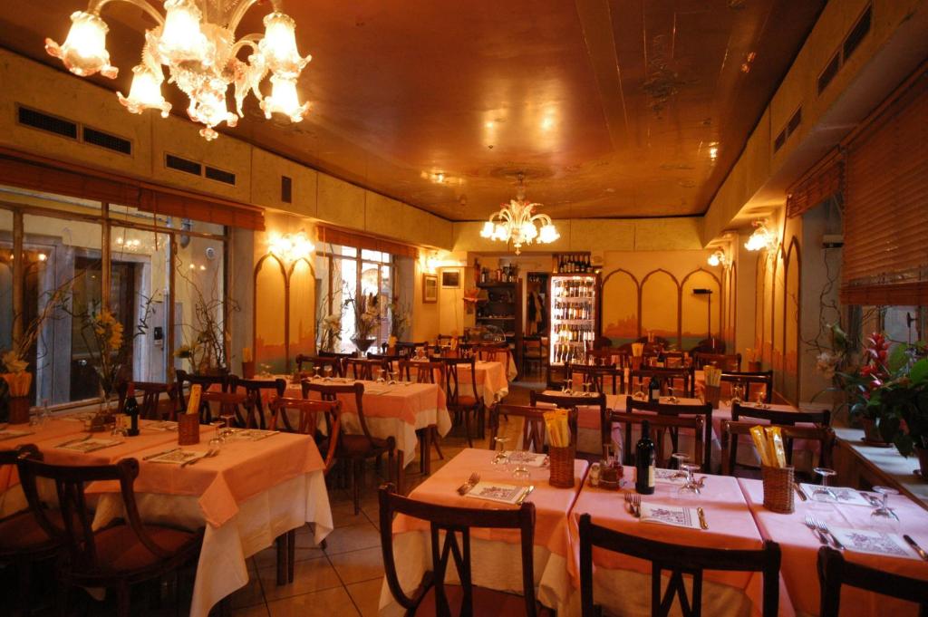 Restaurace v ubytování Guest House Al Milion