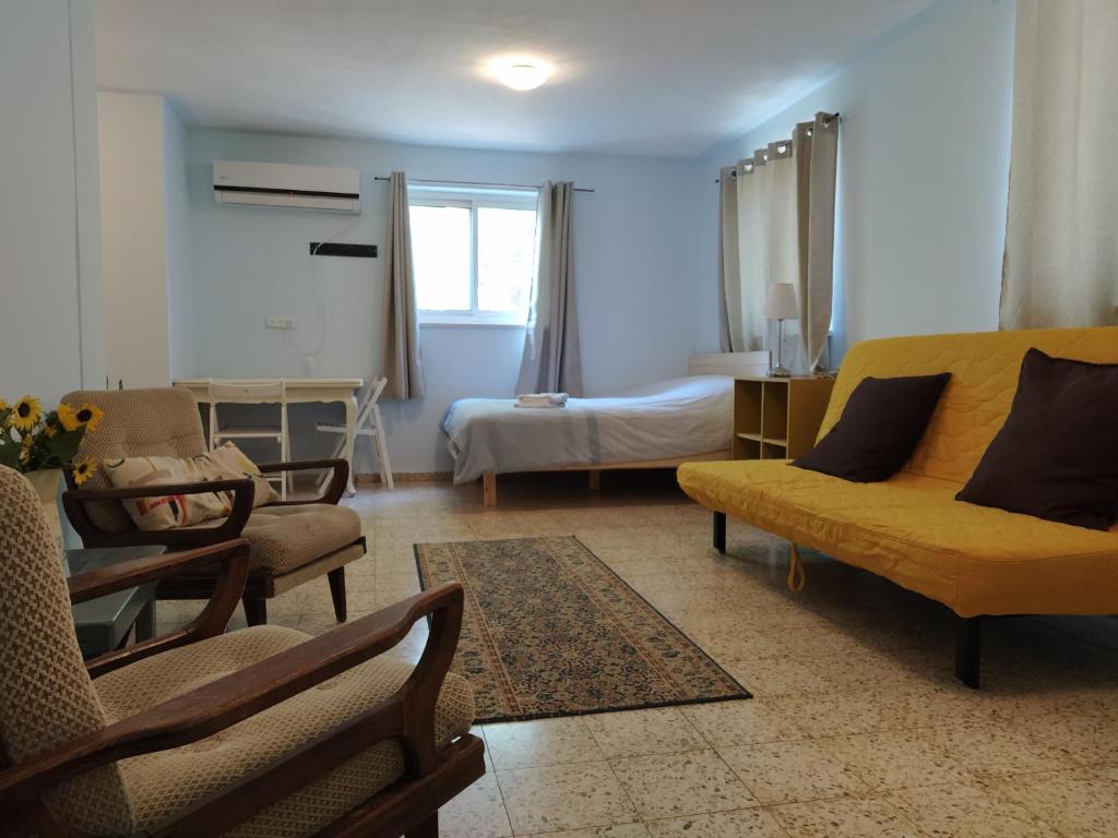 Posezení v ubytování Galilee Bedouin Camplodge