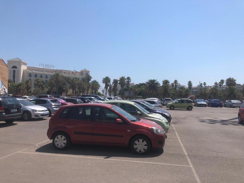 Espectacular apartamento a 100mt de la playa Las Arenas ...