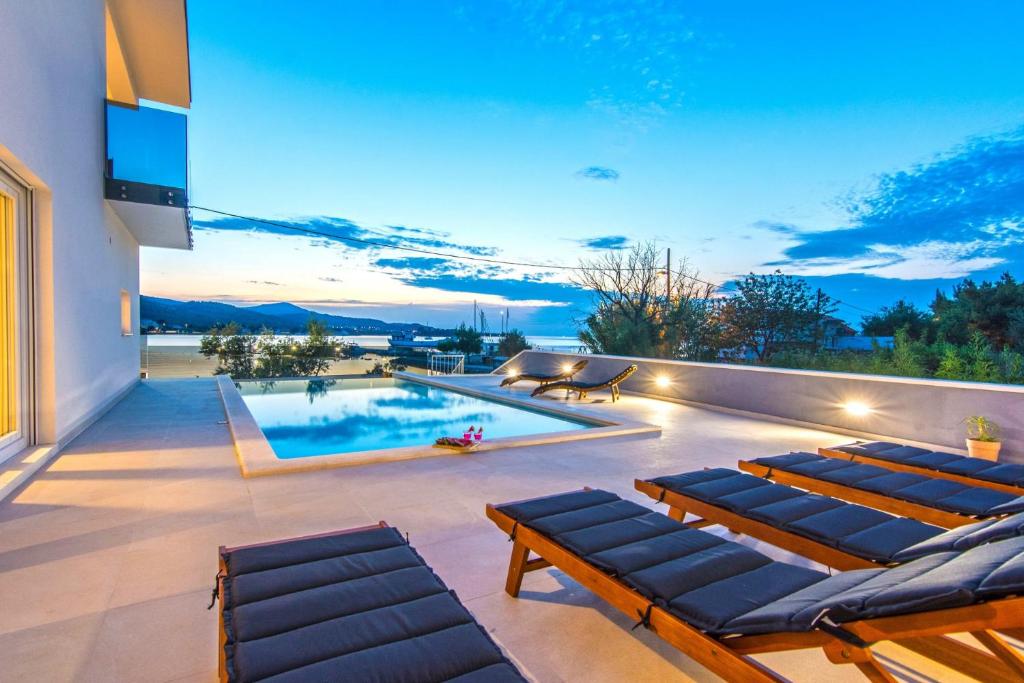 Booking.com: Beautiful Villa Tala , Mrljane, Croatie . Réservez votre hôtel  dès maintenant !