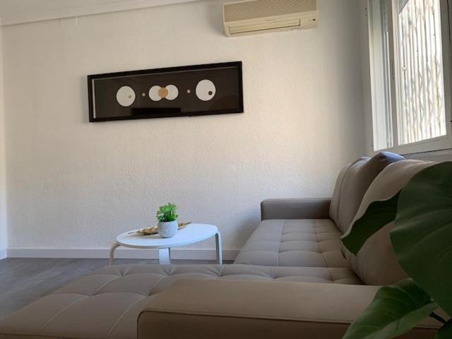 Espectacular apartamento a 100mt de la playa Las Arenas ...