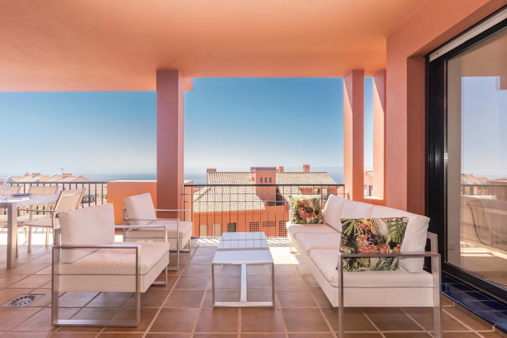 Balkón nebo terasa v ubytování Apartment Cascadas with sea view