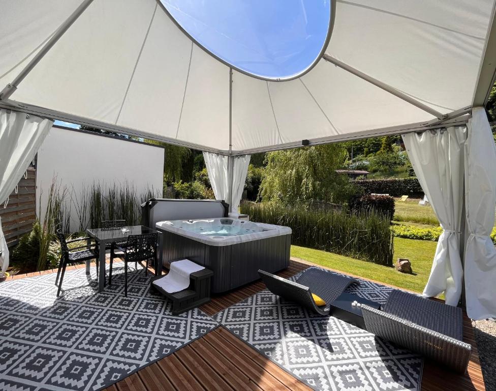 Lodge spa privatif Silex, séjour zen - One-Bedroom House