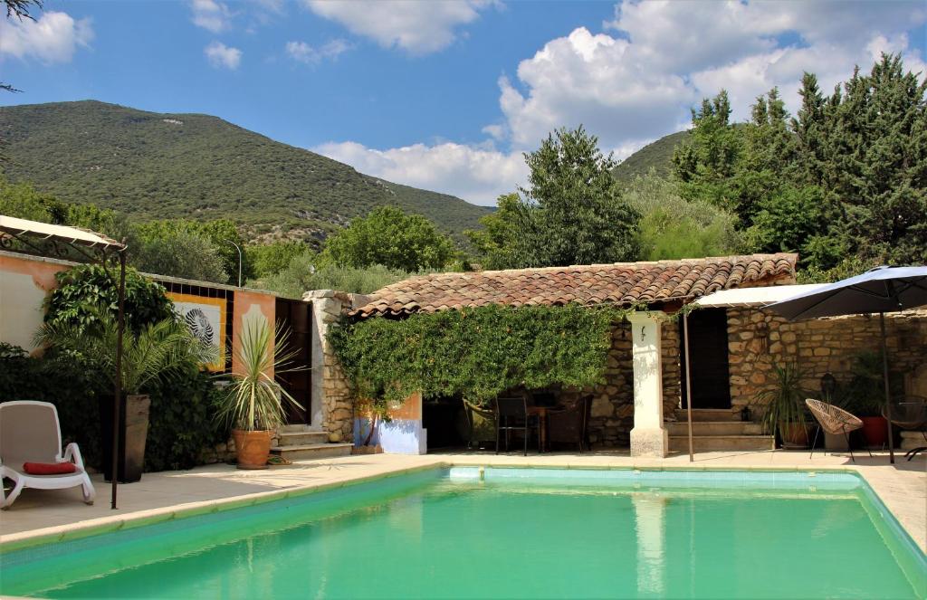 Nespecifikovaný výhled na hory nebo výhled na hory při pohledu z bed and breakfast