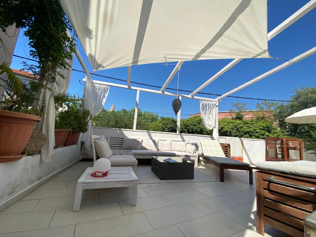 Balkón nebo terasa v ubytování Summer Home in Krk Center "Casa Magdalena"