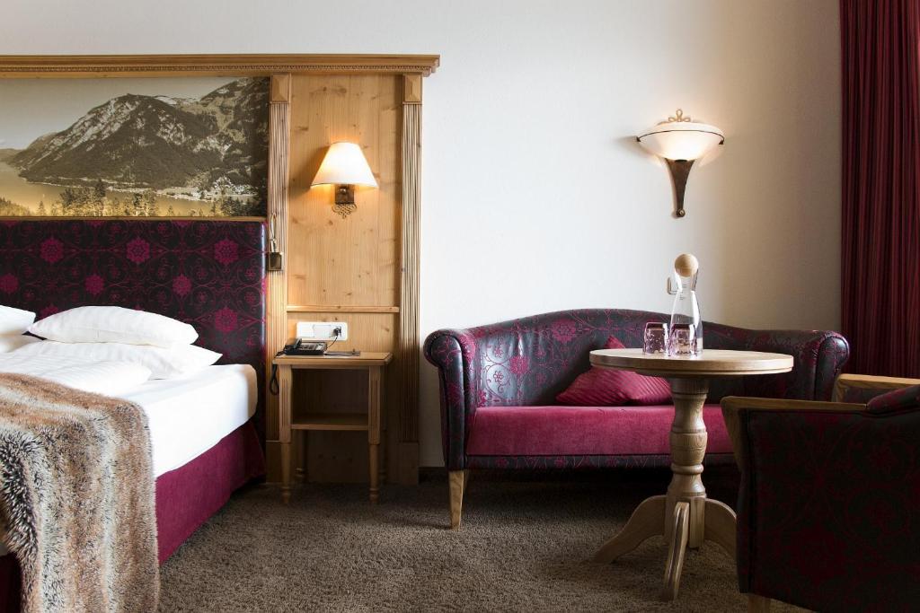 Een zitgedeelte bij Hotel Post am See