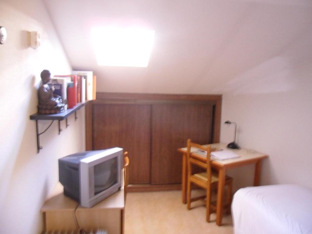 Hostal El Descanso - Basic Single Room