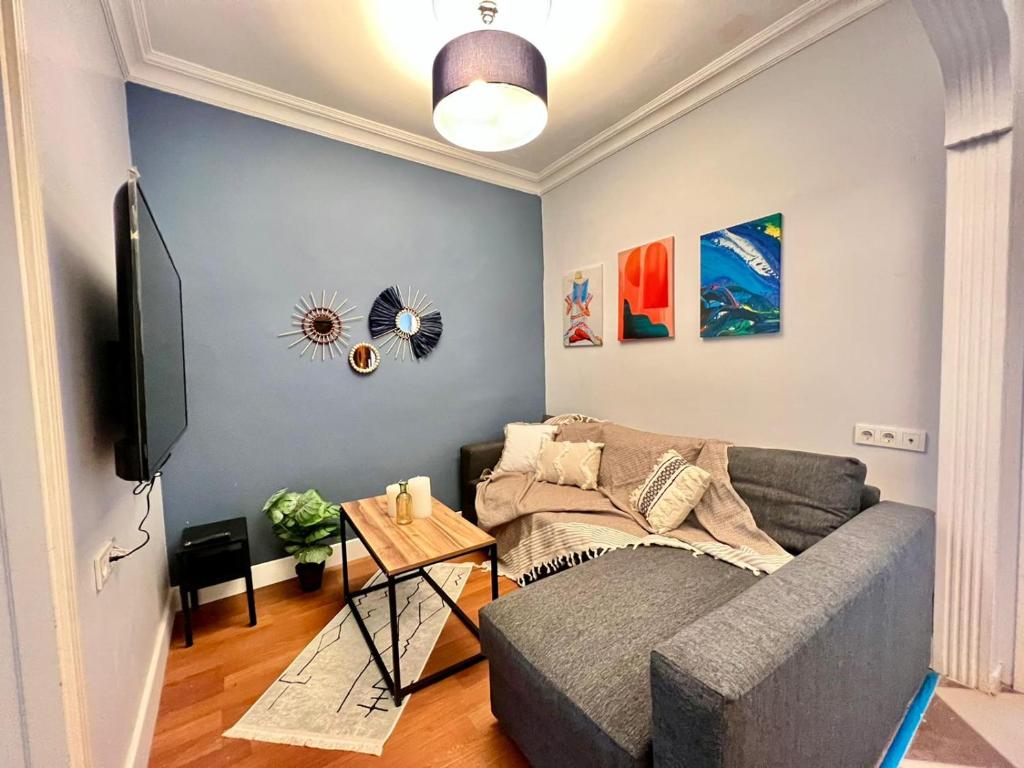 Posezení v ubytování WONDER -BEYOĞLU -Three bedroom apartment #6