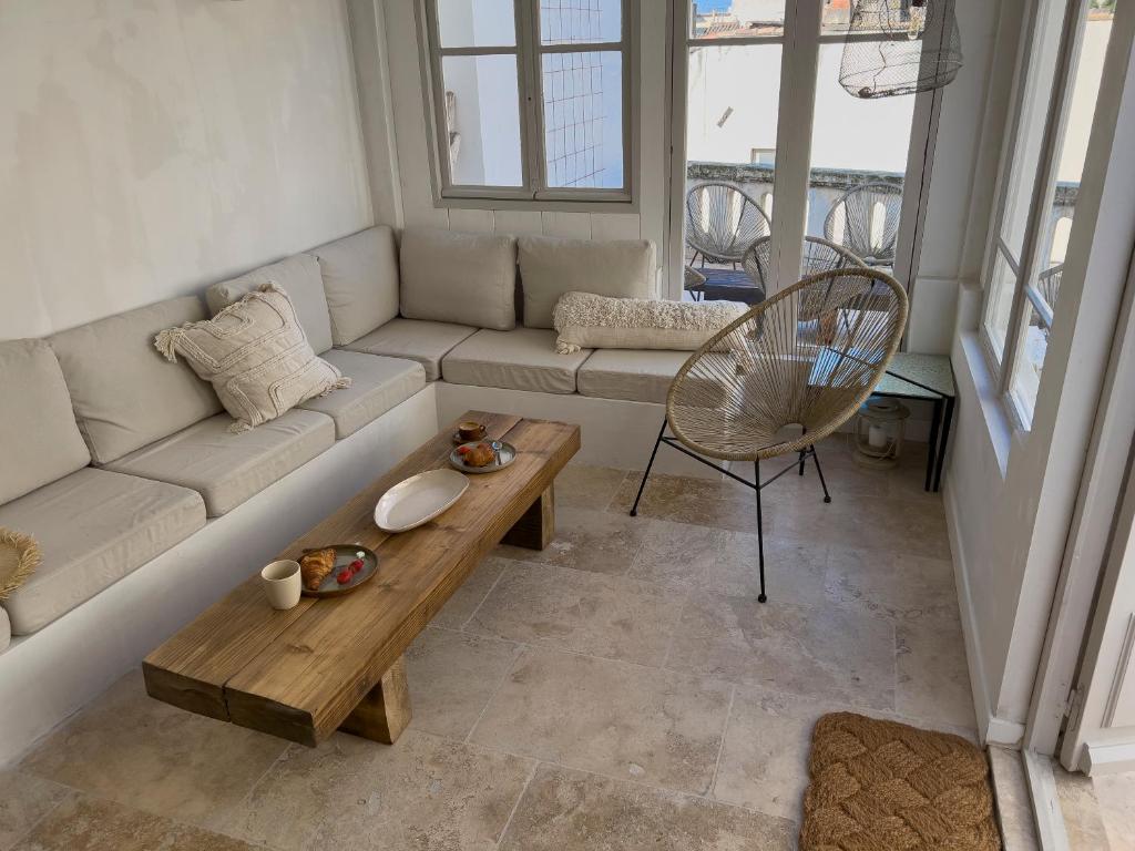 Posedenie v ubytovaní Penthouse Apartment with Large Terrace and Veranda