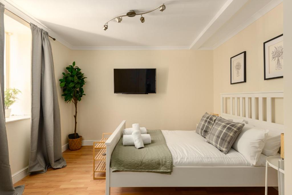 Cosy Dean Village Studio - One-Bedroom Apartment