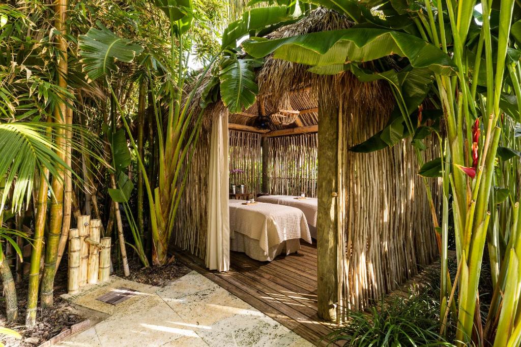 Ein Garten an der Unterkunft The Palms Hotel &amp; Spa