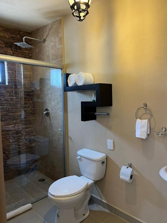 Koupelna v ubytování Cabañas, Suites y Habitaciones Rancho San Jorge